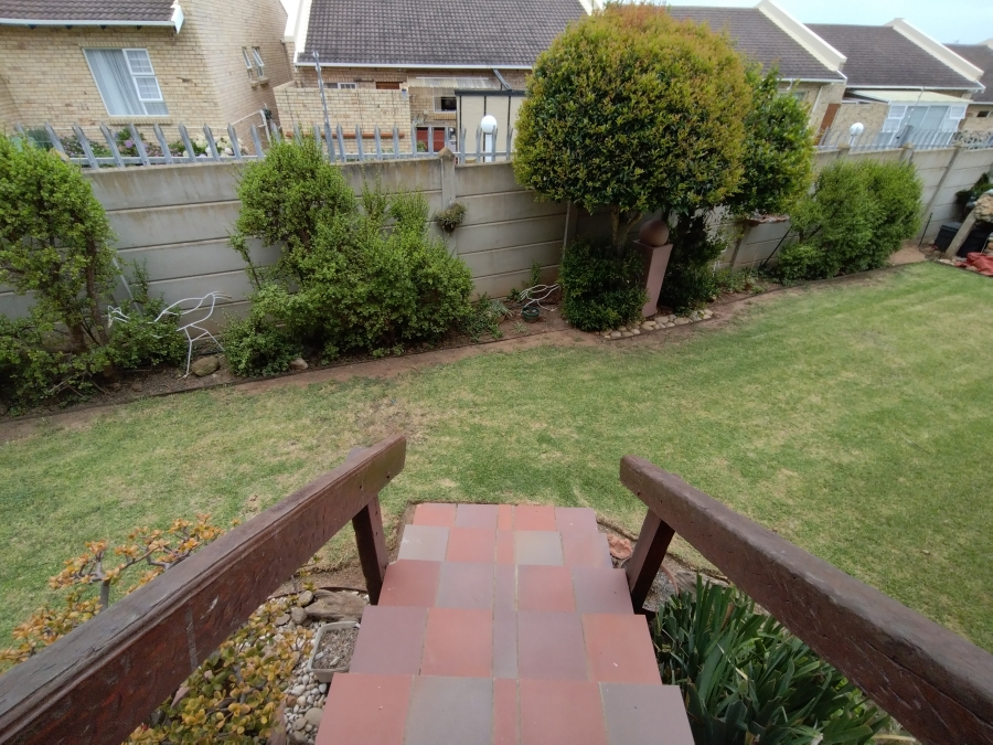 5 Bedroom Property for Sale in Wavecrest Eastern Cape